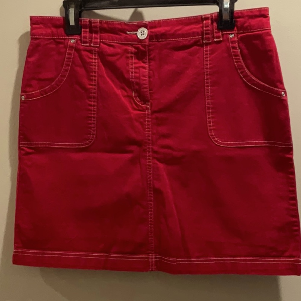 KAREN KS SCOTT three 3️⃣ shots khaki, black and red skirts size 6 - Picture 4 of 12